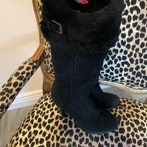 Charles David Suede Boots in very good condition 😊